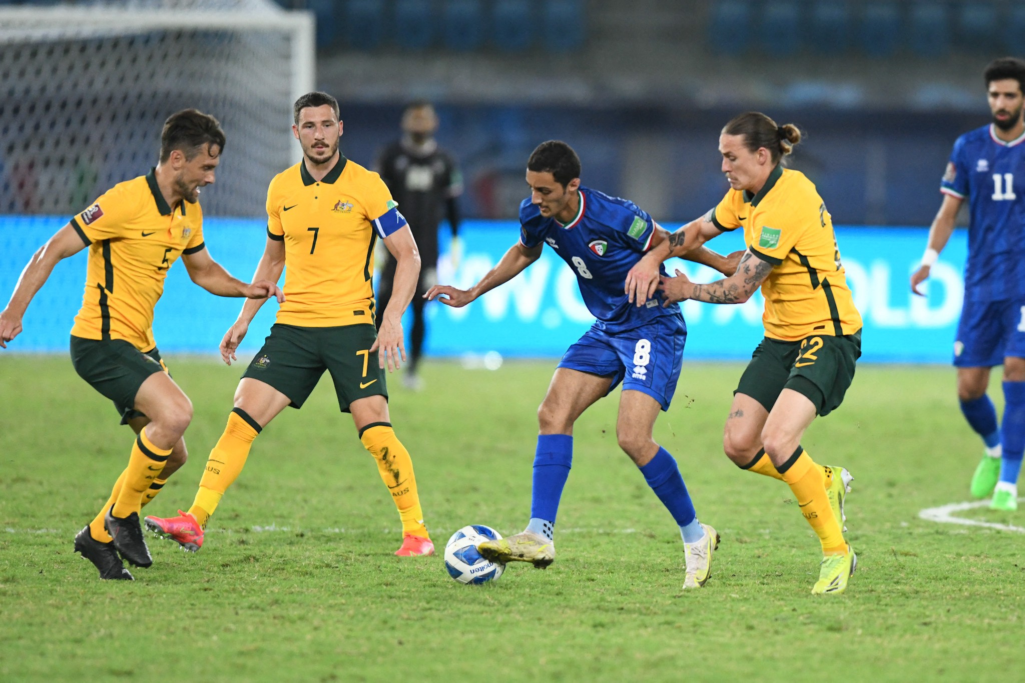 夏洛特黄蜂迎中超关键赛，今晚调整名单，话题不断，年轻球员得到机会的简单介绍