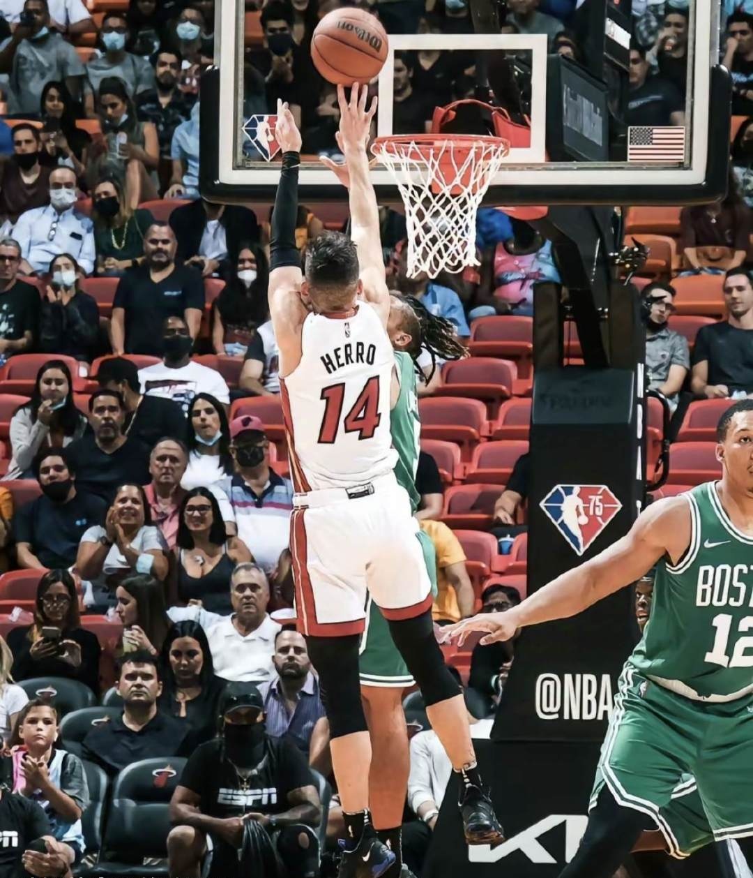 包含NBA常规赛今夜走向成谜；迈阿密热火止住颓势；底气十足；纪律约束更严格的词条