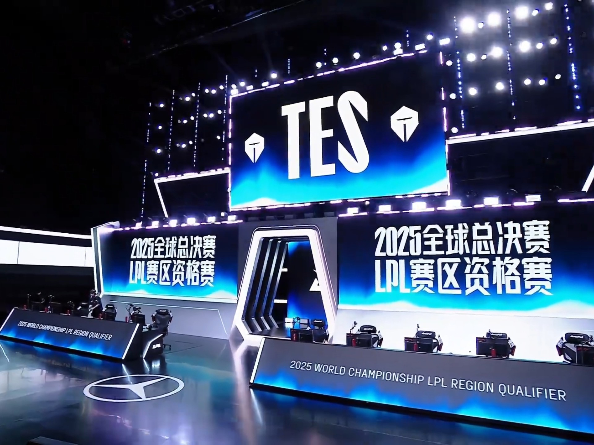 今晚欧联传出新动向Uzi在掘金比赛中问鼎冠军，现场解说直呼：国际比赛日勒沃库森迎来里程碑的简单介绍